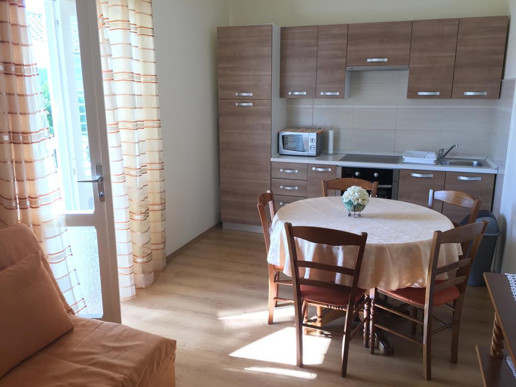 Apartment Biserka Barbat na Rabu Eksteriør bilde